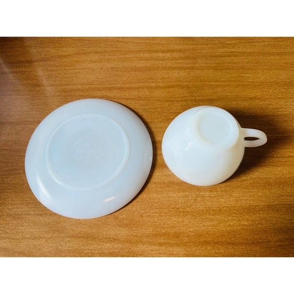 Vintage Anchor Hocking Fire king oven ware tea, cup and saucer - Picture 4 of 10